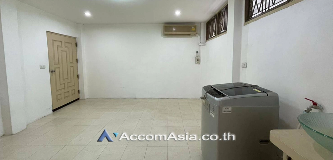 15  5 br House for rent and sale in Sukhumvit ,Bangkok BTS Thong Lo AA29561