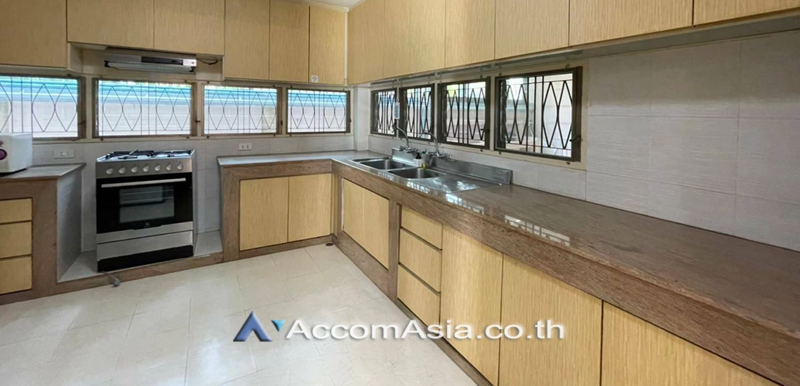 8  5 br House for rent and sale in Sukhumvit ,Bangkok BTS Thong Lo AA29561