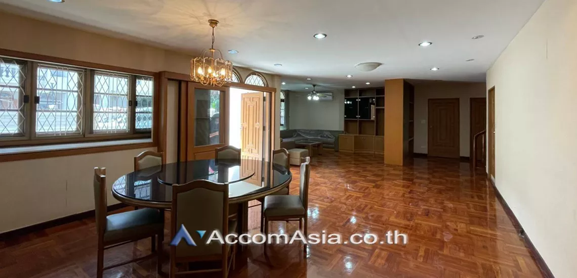 5  5 br House For Rent in sukhumvit ,Bangkok BTS Thong Lo AA29561