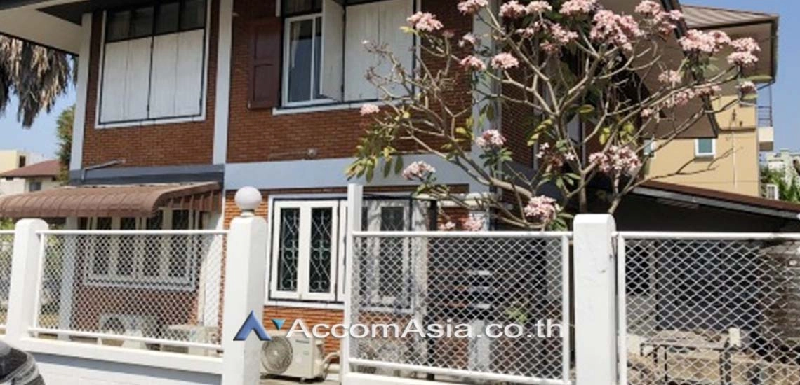  2  3 br House For Rent in Phaholyothin ,Bangkok BTS Ari AA29576