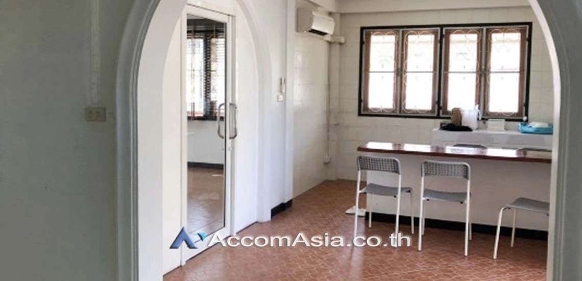 5  3 br House For Rent in Phaholyothin ,Bangkok BTS Ari AA29576