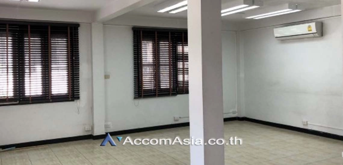 6  3 br House For Rent in Phaholyothin ,Bangkok BTS Ari AA29576