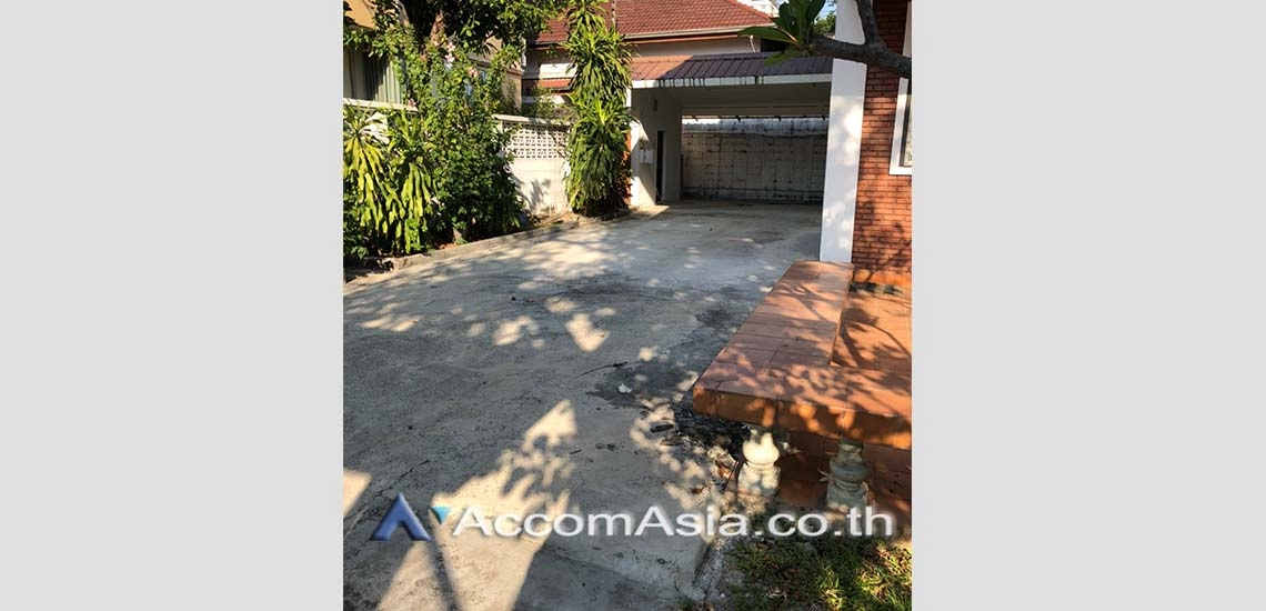 7  3 br House For Rent in Phaholyothin ,Bangkok BTS Ari AA29576