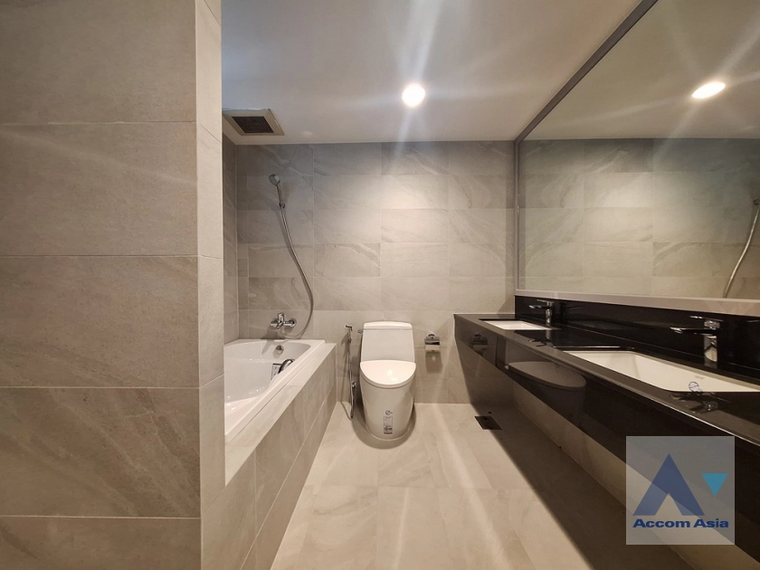 16  4 br Condominium For Rent in Sukhumvit ,Bangkok BTS Phrom Phong at Ruamsuk Condominium AA29577