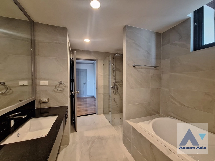 17  4 br Condominium For Rent in Sukhumvit ,Bangkok BTS Phrom Phong at Ruamsuk Condominium AA29577