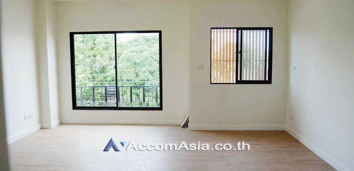  2  4 br House for rent and sale in Sukhumvit ,Bangkok BTS Punnawithi AA29583