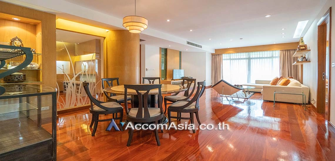 unit 3 Bedrooms  Condominium For Sale in Sukhumvit, Bangkok  near BTS Phrom Phong (AA29584)