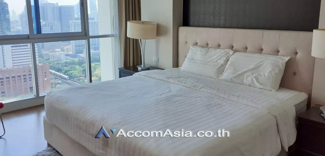 unit 1 Bedroom  Condominium For Rent in Ploenchit, Bangkok  near BTS Ratchadamri (AA29586)