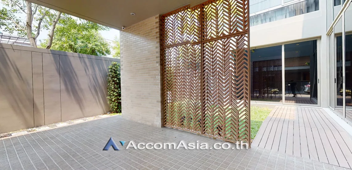 unit 5 Bedrooms  House For Rent in Pattanakarn, Bangkok  near ARL Ramkhamhaeng (AA29593)
