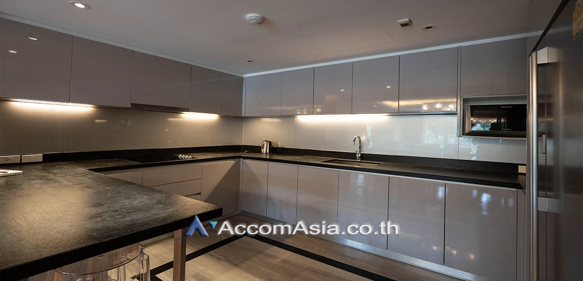 unit 3 Bedrooms  Condominium For Rent in Sukhumvit, Bangkok  near BTS Thong Lo (AA29602)