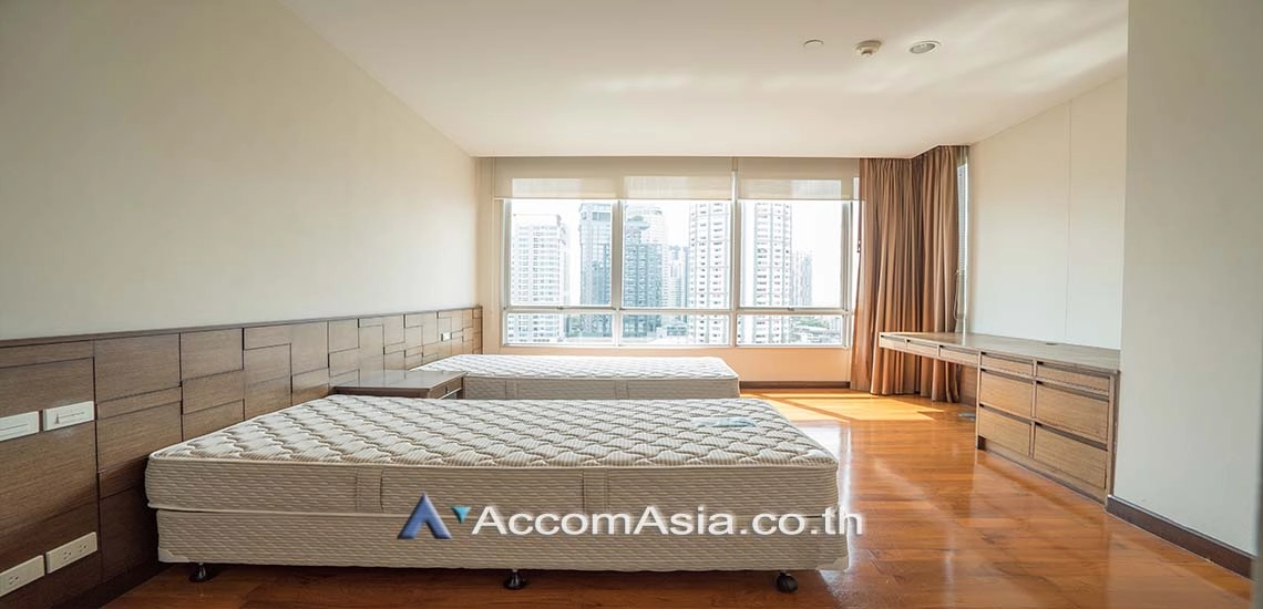unit 3 Bedrooms  Apartment For Rent in Sukhumvit, Bangkok  near BTS Thong Lo (AA29613)