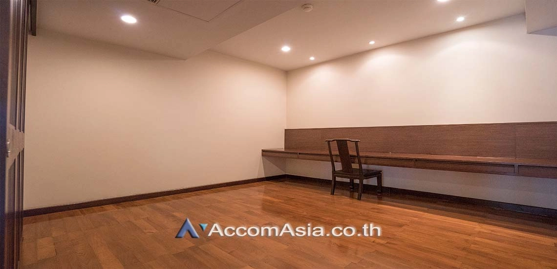 unit 3 Bedrooms  Apartment For Rent in Sukhumvit, Bangkok  near BTS Thong Lo (AA29613)