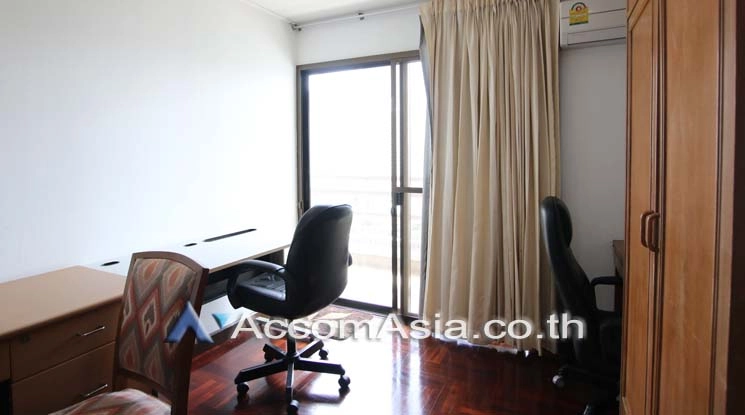  3 Bedrooms  Condominium For Sale in Sukhumvit, Bangkok  near BTS Phrom Phong (AA29620)
