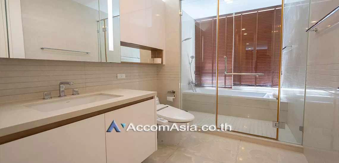 8  2 br Condominium For Rent in Ploenchit ,Bangkok BTS Chitlom at Q Langsuan  AA29649
