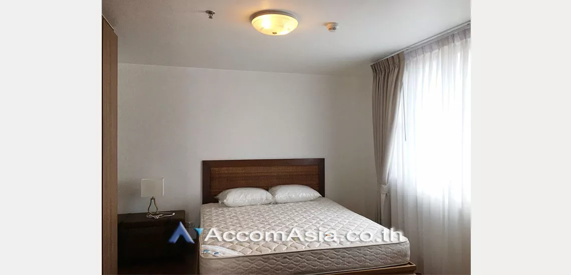  2 Bedrooms  Condominium For Rent in Ploenchit, Bangkok  near BTS Chitlom (AA29669)