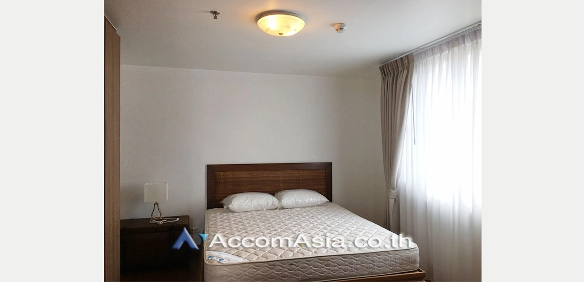 unit 2 Bedrooms  Condominium For Rent in Ploenchit, Bangkok  near BTS Chitlom (AA29670)