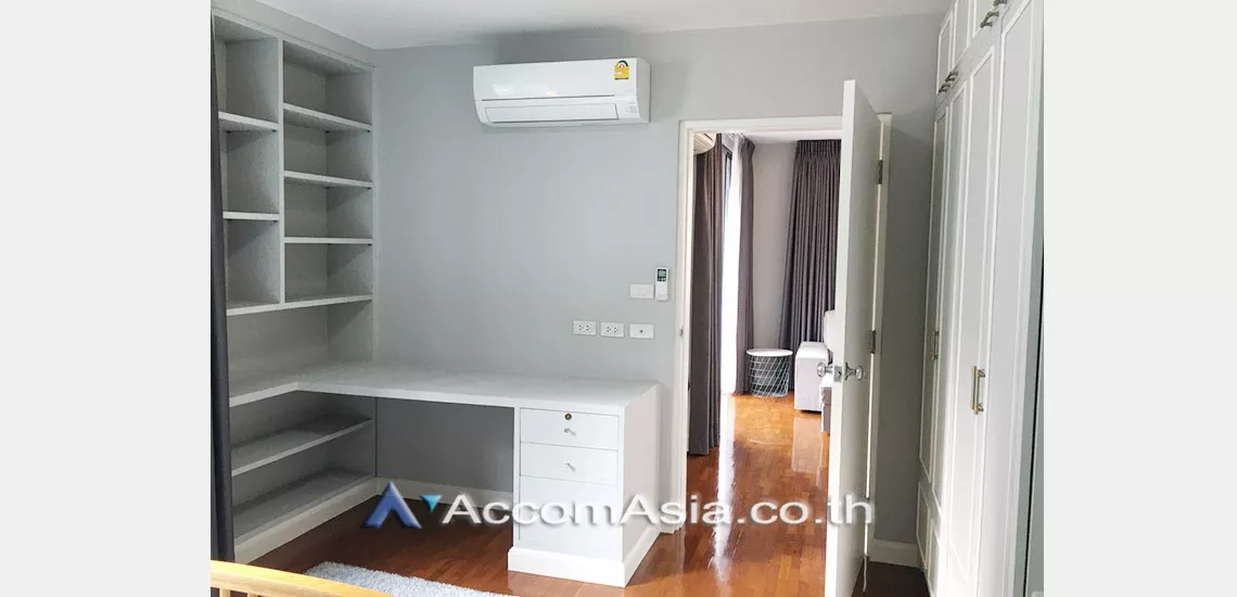  2 Bedrooms  Condominium For Rent in Ploenchit, Bangkok  near BTS Chitlom (AA29671)