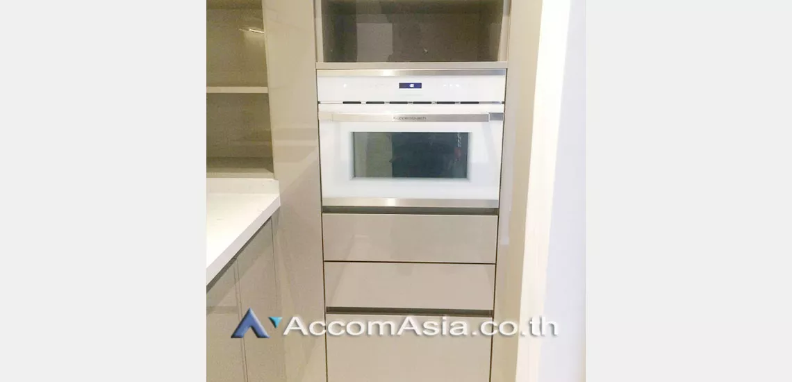 unit 1 Bedroom  Condominium For Rent & Sale in Sukhumvit, Bangkok  near BTS Phrom Phong (AA29674)