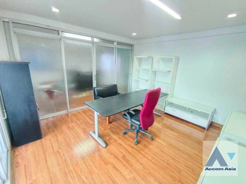 12  3 br House For Rent in Sukhumvit ,Bangkok BTS Phrom Phong AA29678