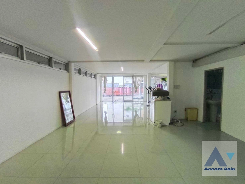 6  3 br House For Rent in Sukhumvit ,Bangkok BTS Phrom Phong AA29678