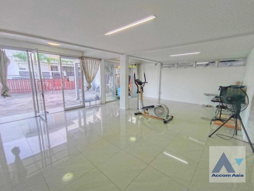 5  3 br House For Rent in Sukhumvit ,Bangkok BTS Phrom Phong AA29678