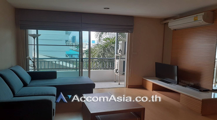  2 Bedrooms  Condominium For Sale in Sukhumvit, Bangkok  near BTS Ekkamai (AA29687)
