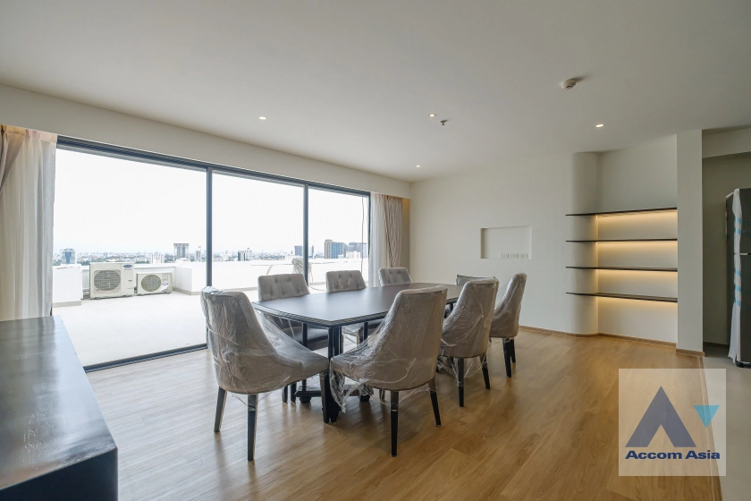 Big Balcony, Double High Ceiling, Duplex Condo, Penthouse |  High-Rise Living with a Large Balcony Apartment in Ekkamai Apartment  3 Bedroom for Sale & Rent BTS Ekkamai in Sukhumvit Bangkok