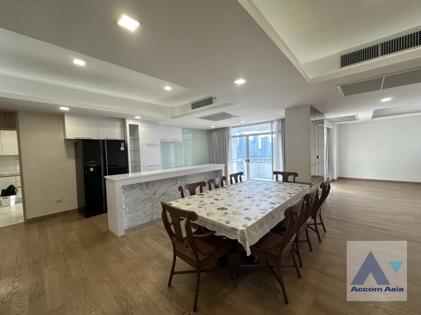 unitSpacious city-view condominium at La Cascade in Sukhumvit (24423)