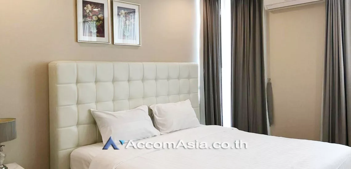  2 Bedrooms  Condominium For Rent in Ploenchit, Bangkok  near BTS Ratchadamri (AA29727)