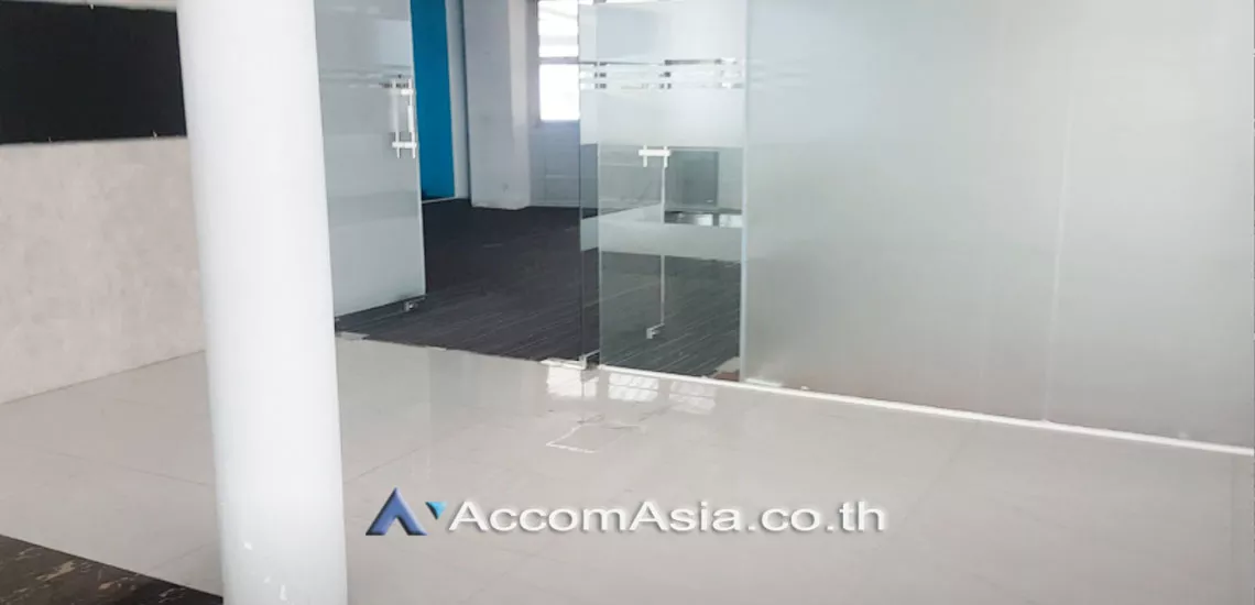 4  Building For Sale in Ratchadaphisek ,Bangkok MRT Huai Khwang AA29734