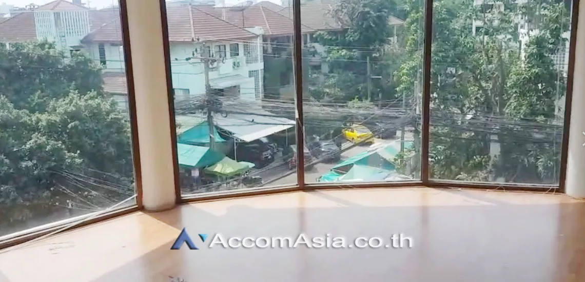 8  Building For Sale in Ratchadaphisek ,Bangkok MRT Huai Khwang AA29734