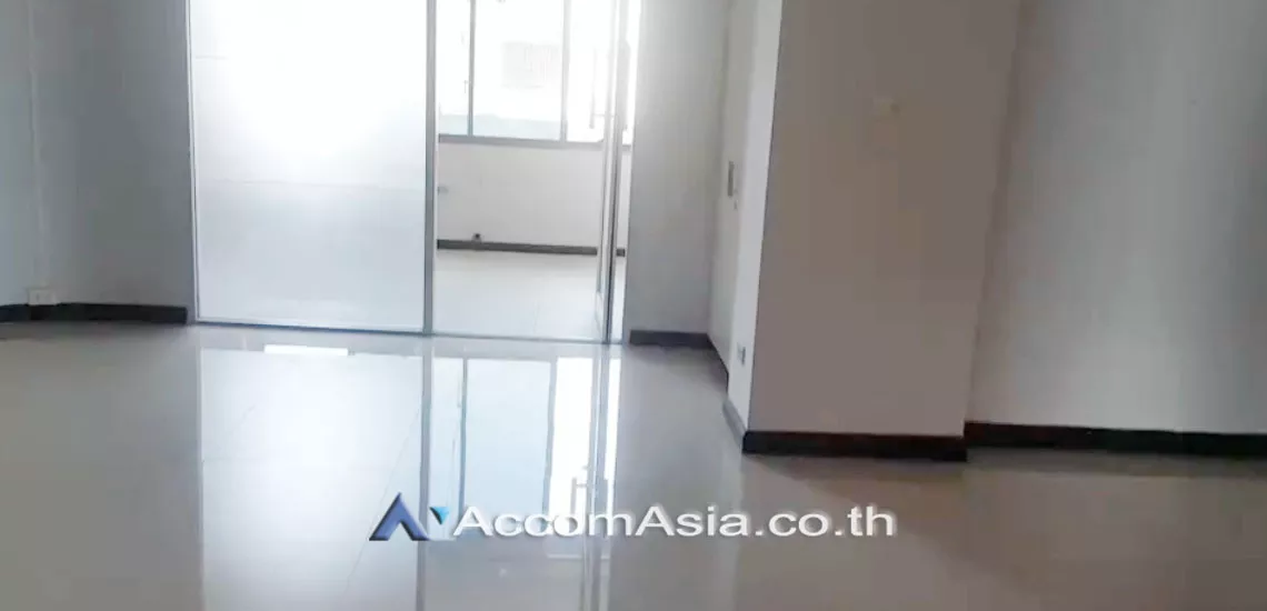 10  Building For Sale in Ratchadaphisek ,Bangkok MRT Huai Khwang AA29734