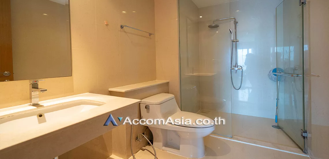 6  1 br Condominium For Rent in Ploenchit ,Bangkok BTS Chitlom at Royal Maneeya Executive Residence AA29735