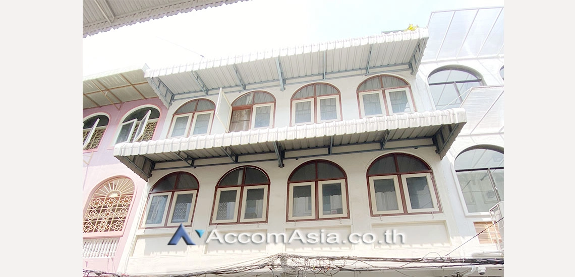  2  10 br House for rent and sale in Sukhumvit ,Bangkok BTS Thong Lo AA29745