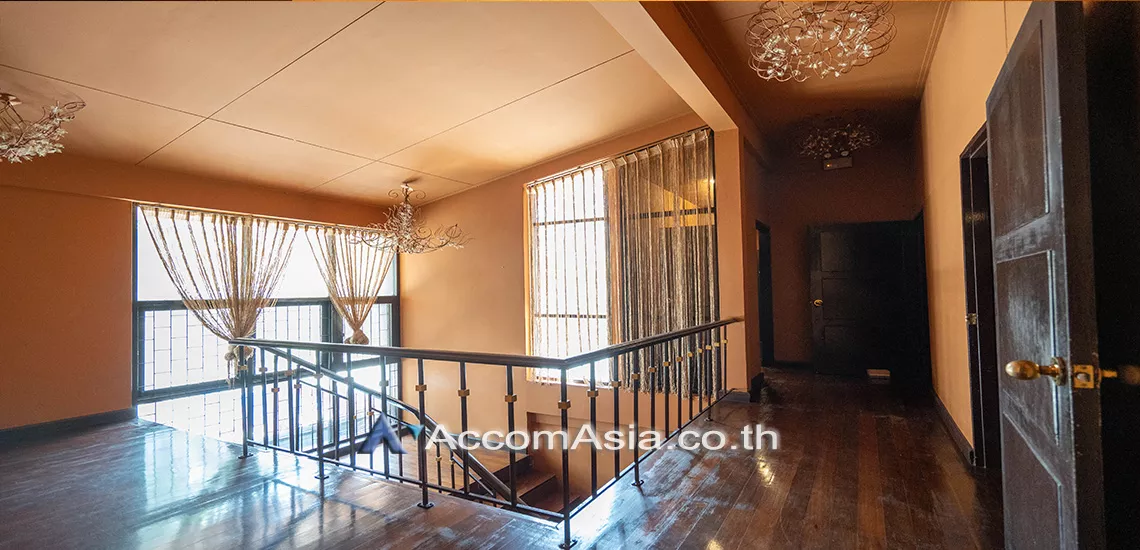 unitHome Office |  10 Bedrooms  House For Rent in Sukhumvit, Bangkok  near BTS Phrom Phong (AA29769)