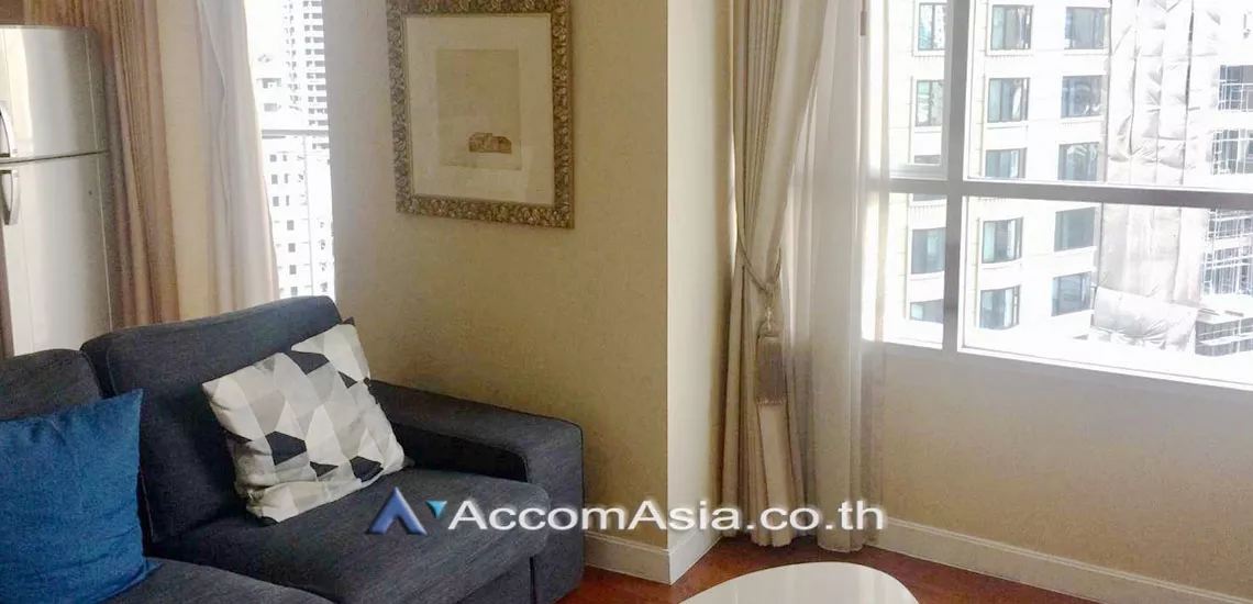 unit 2 Bedrooms  Condominium For Rent in Ploenchit, Bangkok  near BTS Chitlom (AA29771)