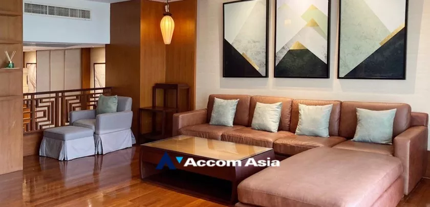  3 Bedrooms  Townhouse For Rent & Sale in Sukhumvit, Bangkok  near BTS Thong Lo (AA29775)