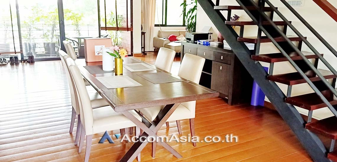 Duplex Condo |  3 Bedrooms  Apartment For Rent in Phaholyothin, Bangkok  near BTS Ari (AA29784)