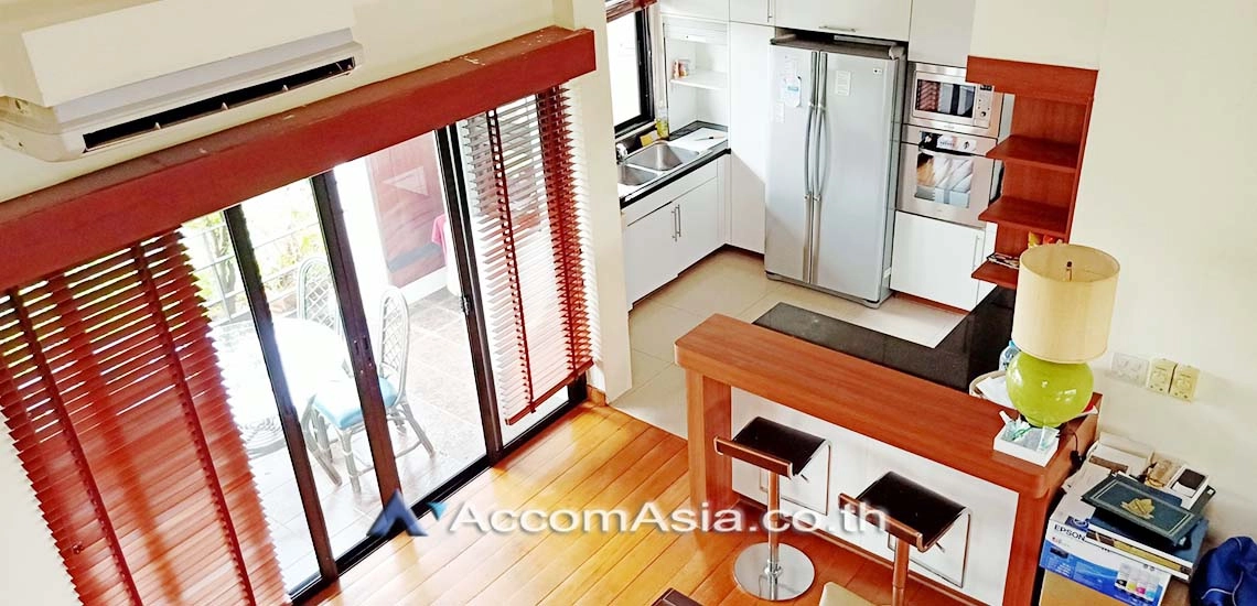 Duplex Condo |  3 Bedrooms  Apartment For Rent in Phaholyothin, Bangkok  near BTS Ari (AA29784)