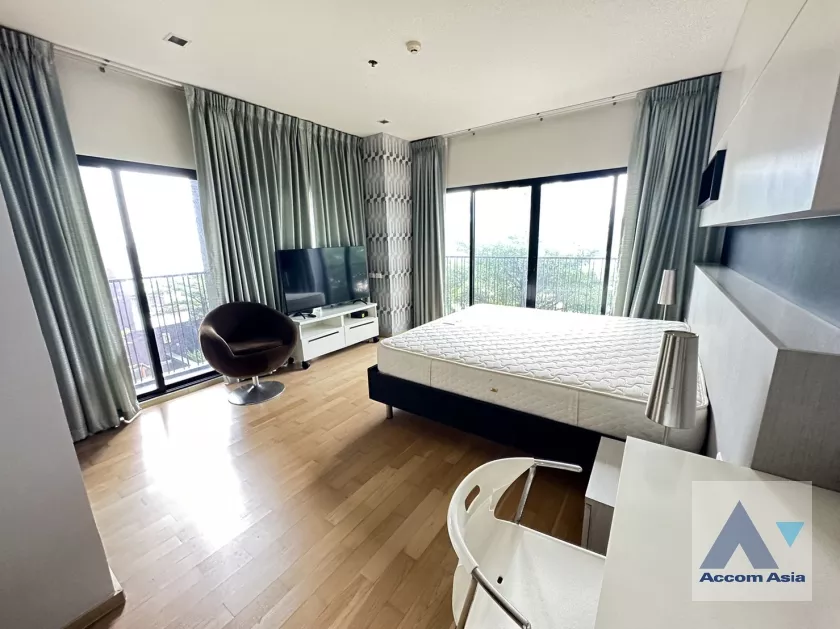 unit 2 Bedrooms  Condominium For Rent in Sukhumvit, Bangkok  near BTS Ekkamai (AA29794)