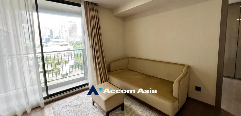  2 Bedrooms  Condominium For Rent in Ploenchit, Bangkok  near BTS Ratchadamri - MRT Silom (AA29798)