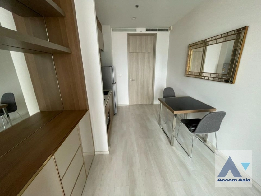 unit 1 Bedroom  Condominium For Rent & Sale in Ploenchit, Bangkok  near BTS Ploenchit (AA29829)
