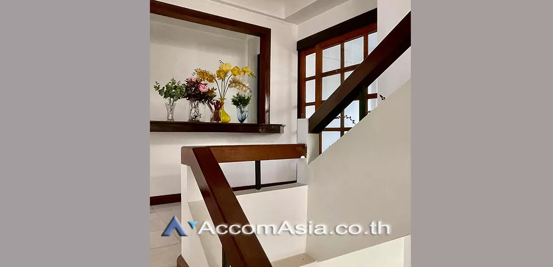 8  8 br Townhouse For Rent in Sukhumvit ,Bangkok BTS Nana AA29832