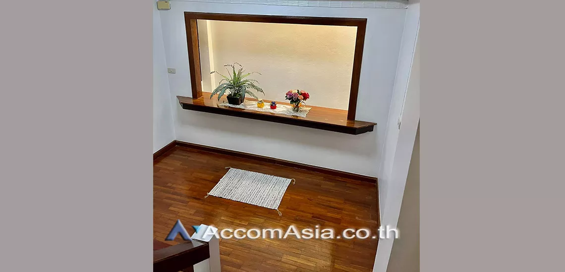 9  8 br Townhouse For Rent in Sukhumvit ,Bangkok BTS Nana AA29832