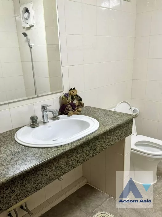 16  8 br Townhouse For Rent in Sukhumvit ,Bangkok BTS Nana AA29833