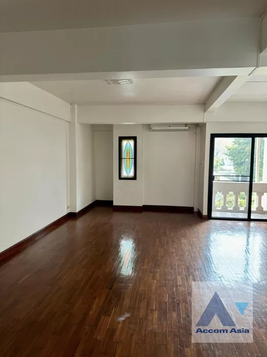 7  8 br Townhouse For Rent in Sukhumvit ,Bangkok BTS Nana AA29833
