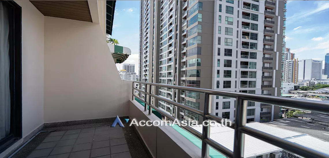 10  2 br Condominium For Sale in Silom ,Bangkok BTS Surasak at Sampoom Garden AA29839
