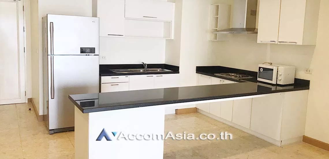unit 2 Bedrooms  Condominium For Rent in Sukhumvit, Bangkok  near BTS Ekkamai (AA29842)