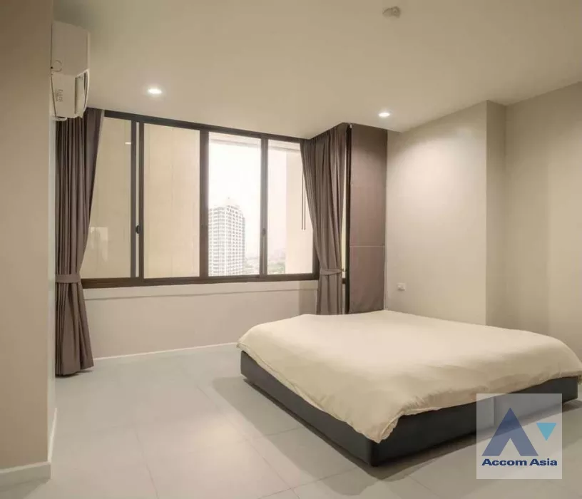 8  3 br Condominium For Rent in Charoennakorn ,Bangkok BTS Krung Thon Buri at River House AA29844