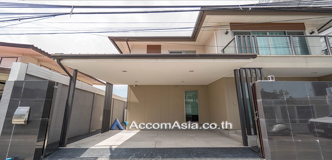  2  3 br House for rent and sale in Sukhumvit ,Bangkok BTS Thong Lo AA29845
